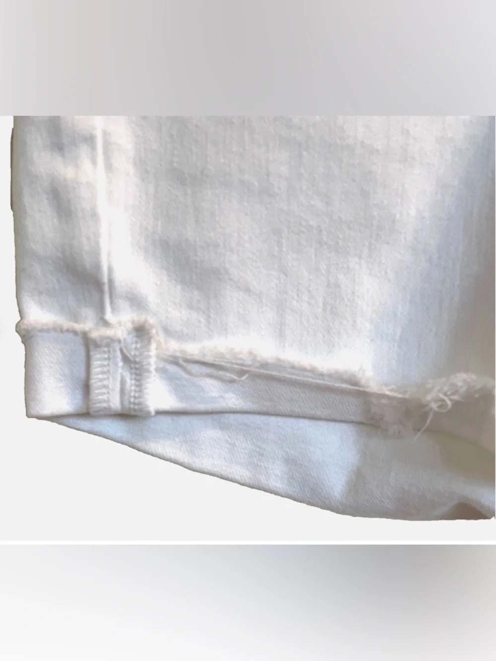 American Eagle White Denim Mom Shorts Size 000 High Rise Stretch Frayed Hem